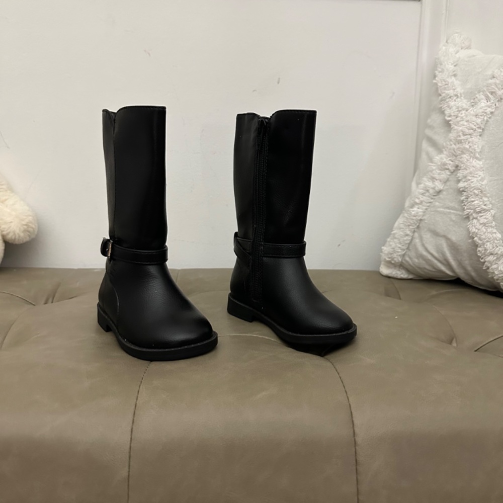Boots - Picture 4 of 5